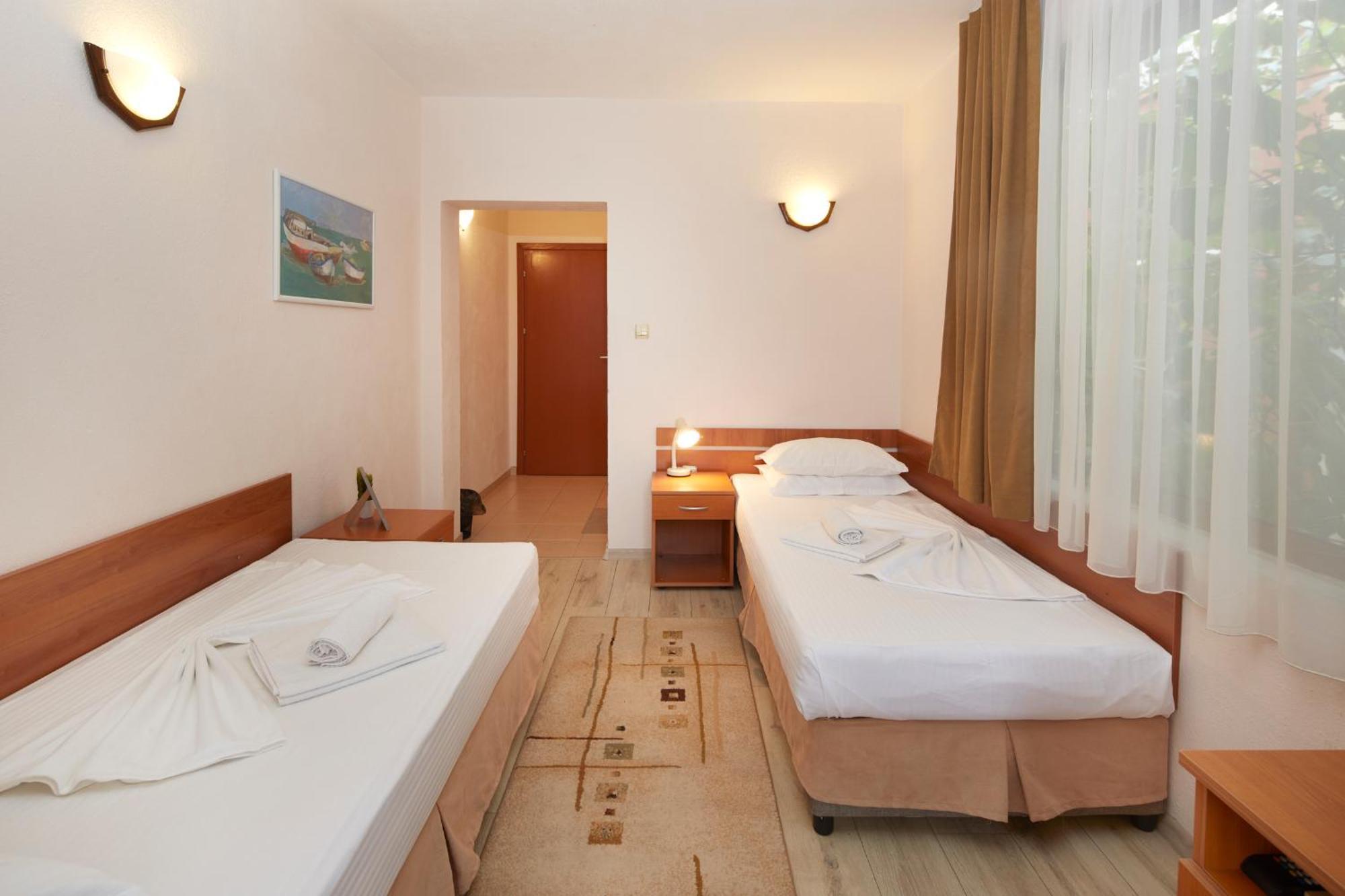 Nirvana Guest House Nesebar Esterno foto