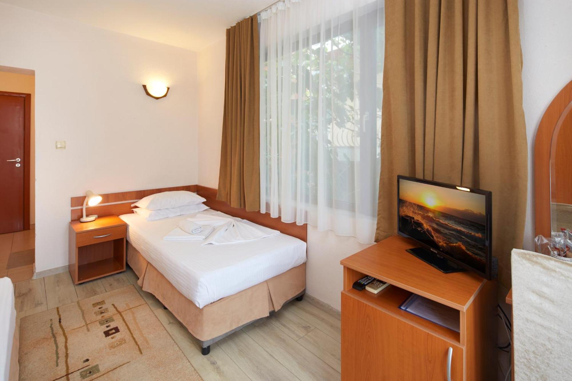 Nirvana Guest House Nesebar Esterno foto