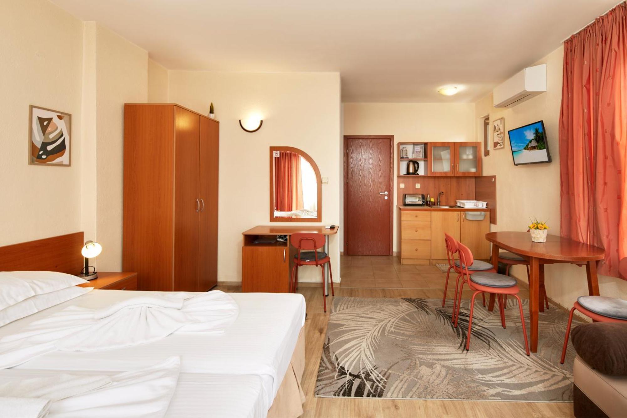 Nirvana Guest House Nesebar Esterno foto