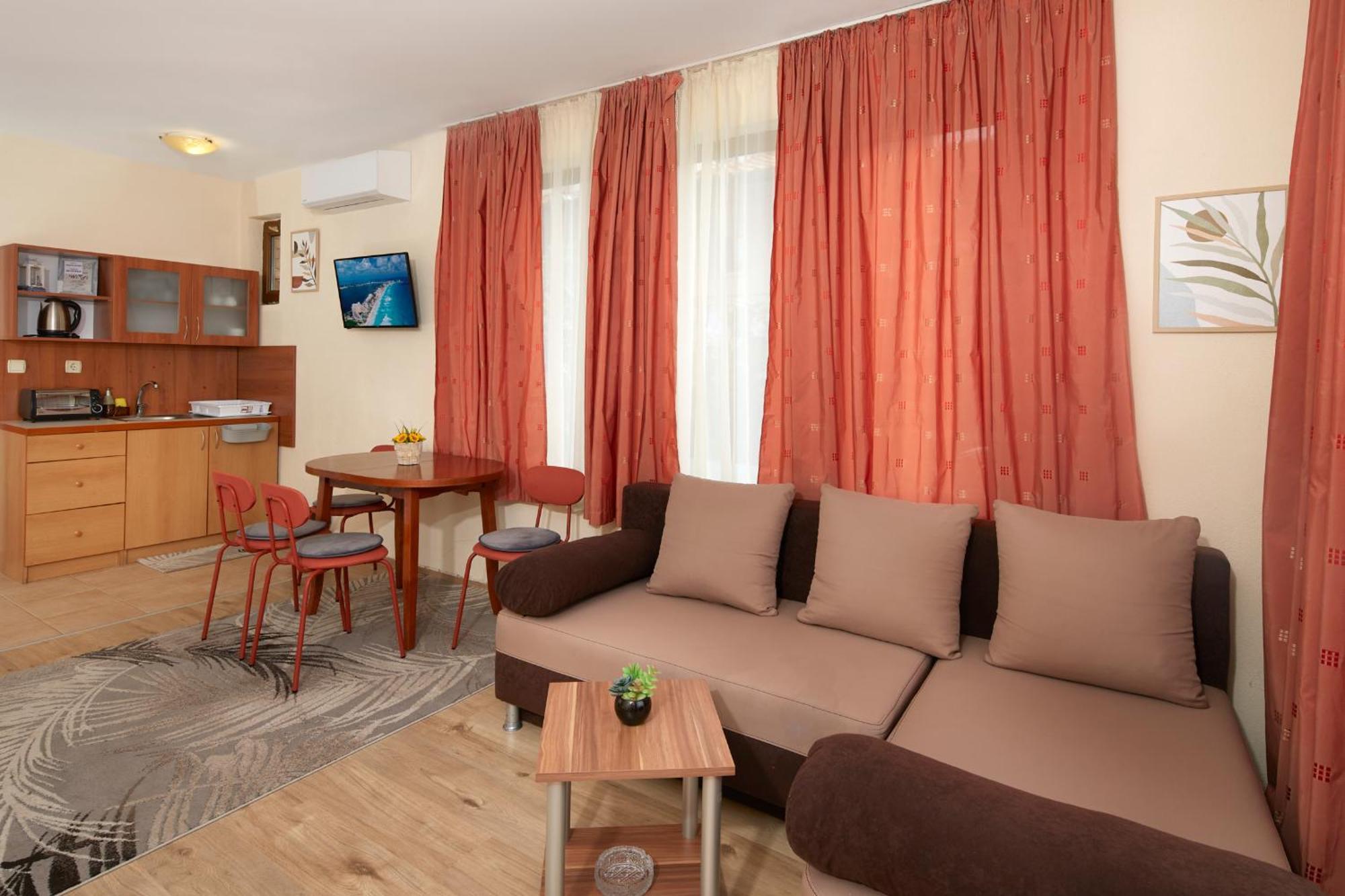 Nirvana Guest House Nesebar Esterno foto