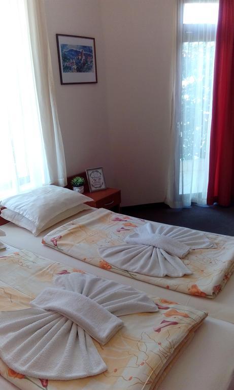 Nirvana Guest House Nesebar Esterno foto